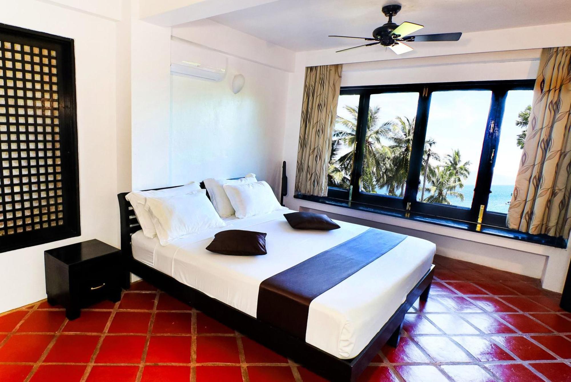 Out Of The Blue Resort Puerto Galera Cameră foto